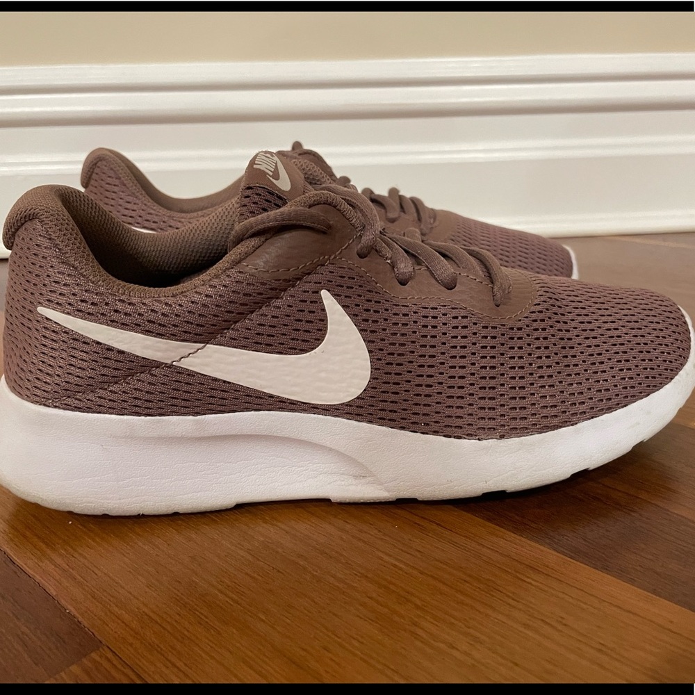 Nike Women's Tanjun Shoes